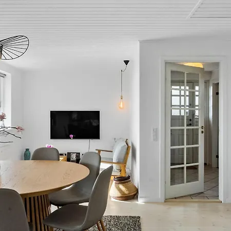 4 Bedroom Gorgeous In 펜션